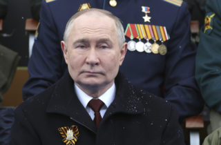Putin počas vojenskej prehliadky ku Dňu víťazstva opäť útočil na Západ, obvinil ho z podnecovania konfliktov (foto)